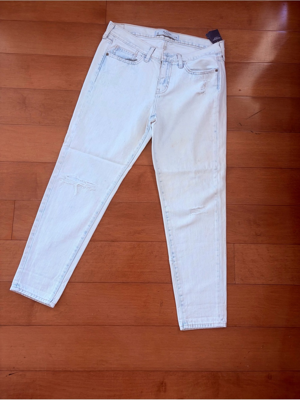 Light Washed Boyfriend Jeans, 28